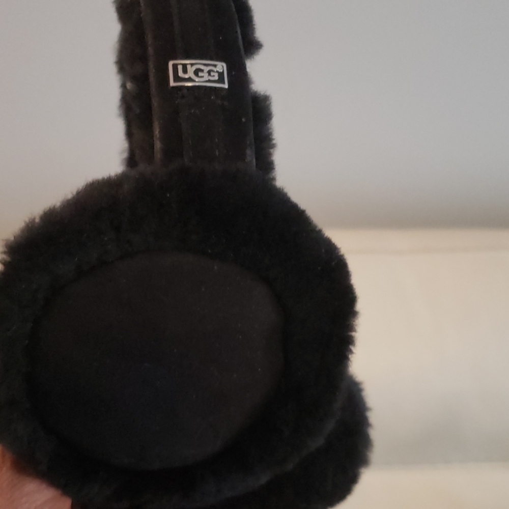 uGG - Picture 3 of 3